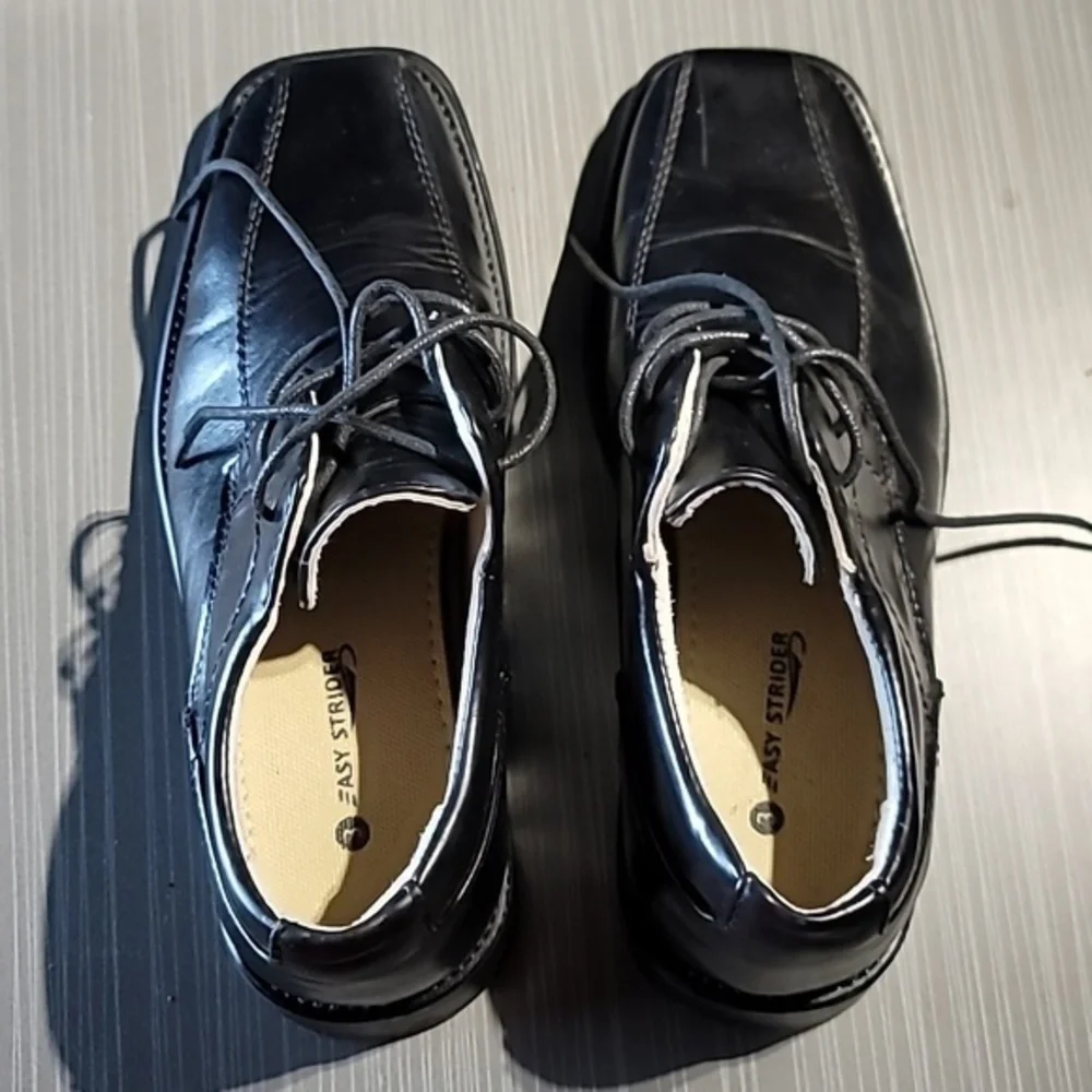 Easy Stider Black Leather Oxfords Boys 3‎ Great Condition.